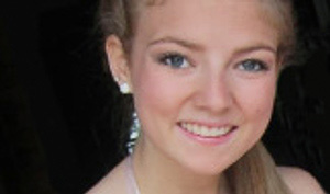 Anna, a Nemours patient with Adolescent Idiopathic Scoliosis & Thoracic Lordosis